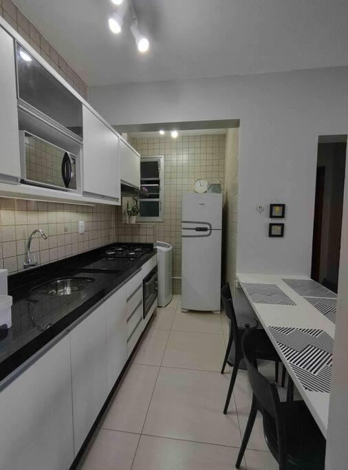 1 Apto Em Canasvieiras 2 Quadras Mar E No Centro Edf Camila * Florianopolis